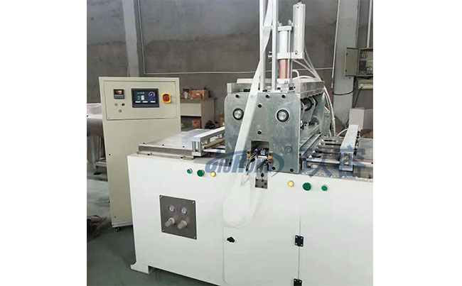 全自動(dòng)木工木皮指接機(jī)